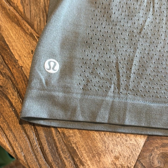 Lululemon Crop Tank - Picture 4 of 4